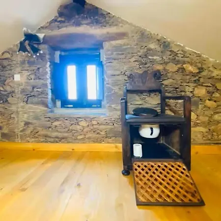 Casa Do Baloiço Em Porto De Vacas Aldeias De Xisto * Janeiro de Baixo