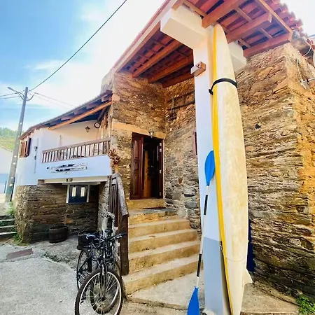 Casa Do Baloiço Em Porto De Vacas Aldeias De Xisto * Janeiro de Baixo